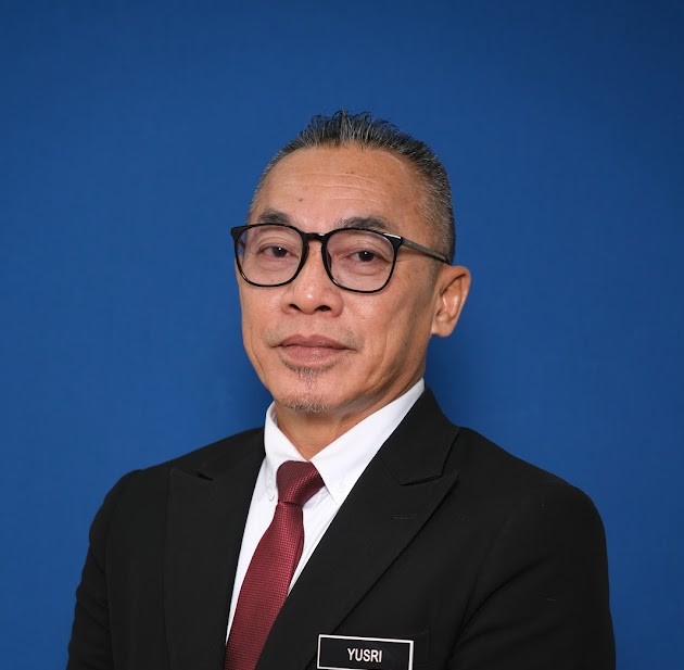 Encik Mohd Yusri Azhar bin Abdullah @ Leo Takip